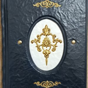 Книга в кожаном переплете "Великие русские адмиралы"