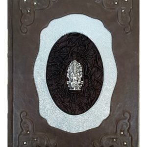 Книга "Боги и демоны Древней Индии" в кожаном переплете