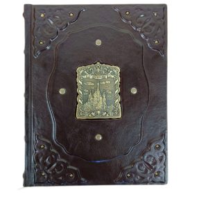 Книга "Мистическая Москва. Самые загадочные места и легенды" в кожаном переплете