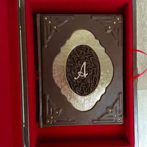 Подарочная книга про императора Александра в кожаном переплете и в коробе