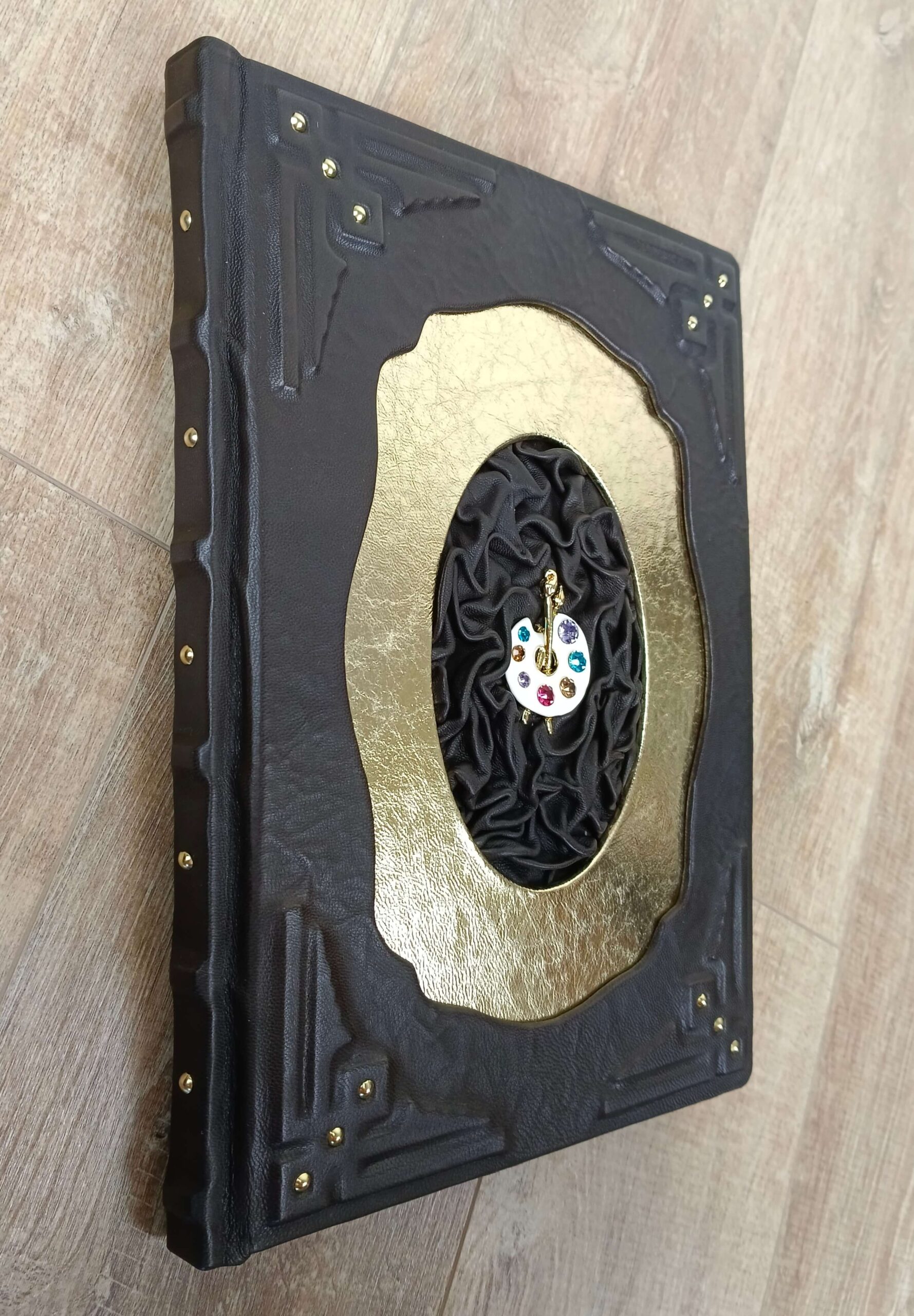 Подарочная книга "Третьяковская галерея-палитра" в кожаном переплете (китайский язык) — изображение 11