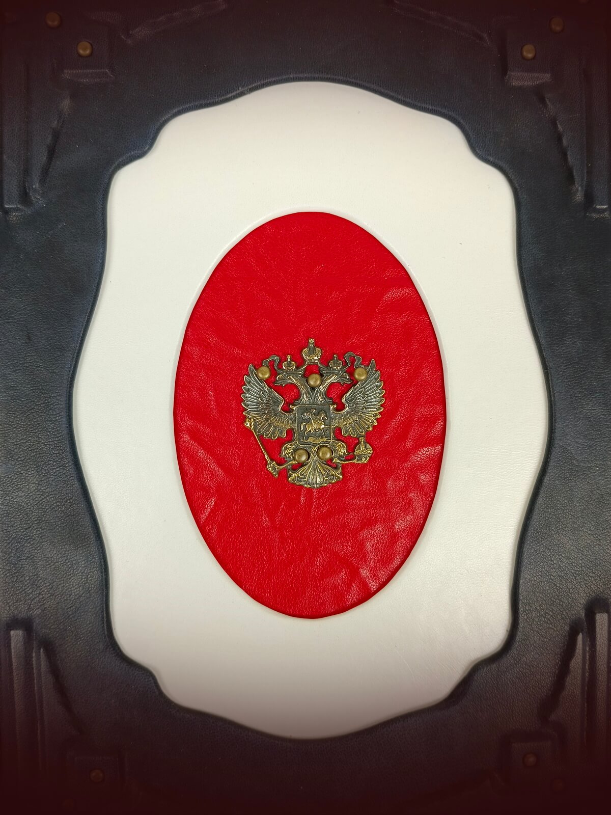 Подарочная книга "Россия" (Russia) в кожаном переплете на английском языке — изображение 3